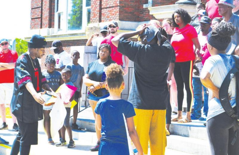 ‘Unity Walk’ held in Groesbeck to protest prejudice, police brutality