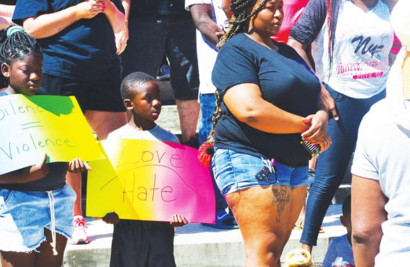 ‘Unity Walk’ held in Groesbeck to protest prejudice, police brutality