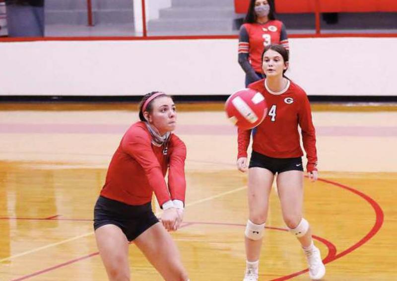 LEFT: Groesbeck’s Cameryn Ward passes the ball to the setter during a match against Palestine Westwood last Friday. The Lady Goats won the match and will play a bi-district playoff today against Rogers. Lady Goats take on Rogers in bi-district playoff match