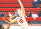 Tia Billingsley keeps up with Groesbeck’s Kennedy Cox as she floats the lay-up. The Maidens took the lead with 25 seconds left, final score in Frankston’s favor 57-51.