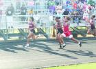 Groesbeck qualifies 5 for area track meet